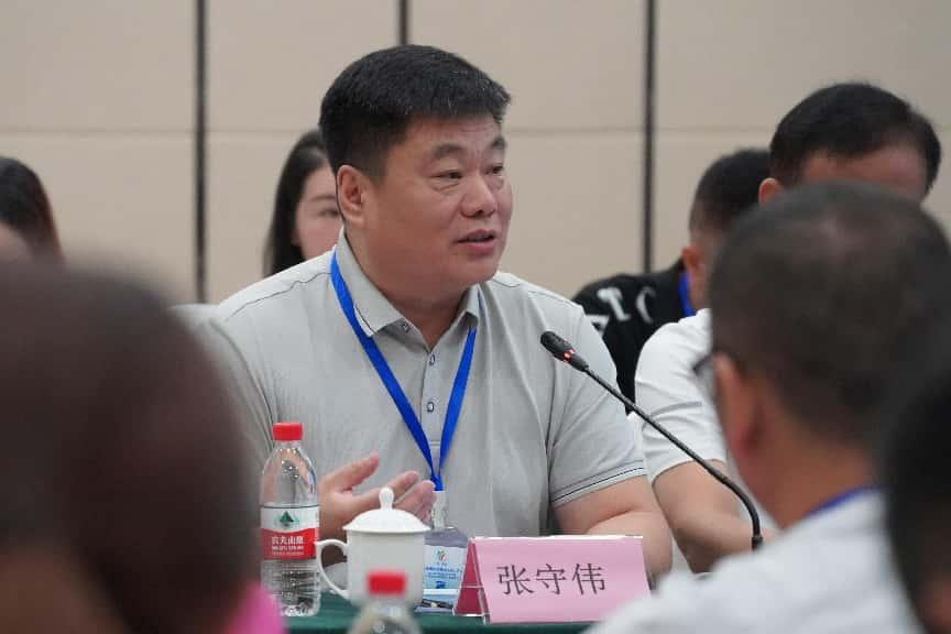 动与国际扑, 竞技化与产, 我国面向东